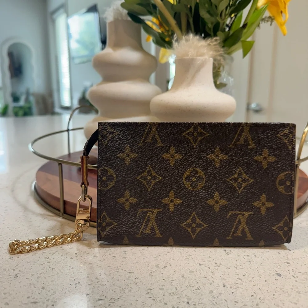 Louis Vuitton Authentic Vintage Monogram Pouch - Picture 1 of 9